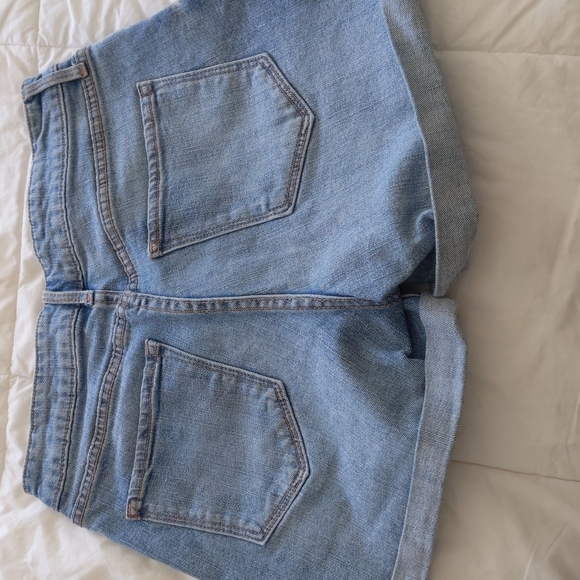 Old Navy high-rise denim shorts - Picture 2 of 2